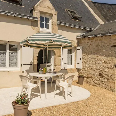 Ferienhaus Maison Renovee Typique, Calme, Proche Mer, 2 Cours Fermees, Cheminee Et Equipements Pour Enfants. - Fr-1-306-836 *