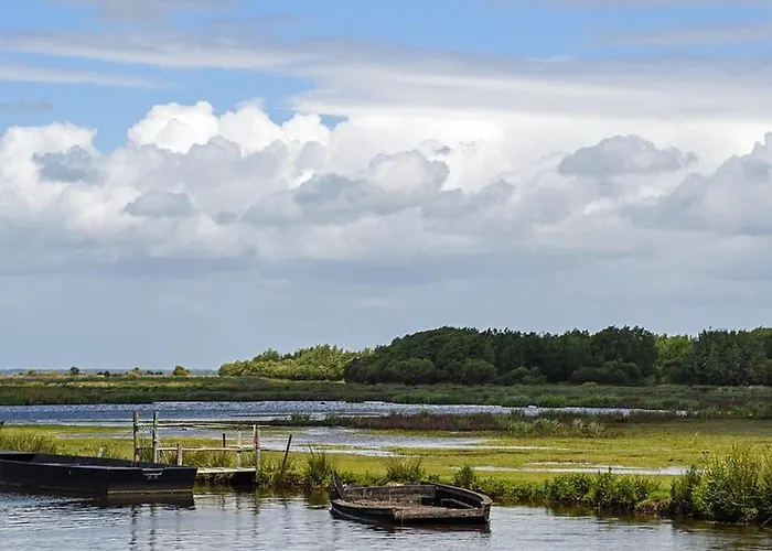 Maison Renovee Typique, Calme, Proche Mer, 2 Cours Fermees, Cheminee Et Equipements Pour Enfants. - Fr-1-306-836 Vakantiehuis *