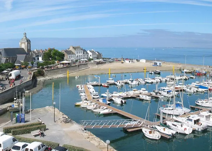 Maison Renovee Typique, Calme, Proche Mer, 2 Cours Fermees, Cheminee Et Equipements Pour Enfants. - Fr-1-306-836