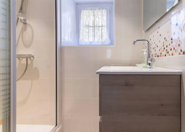 Maison Renovee Typique, Calme, Proche Mer, 2 Cours Fermees, Cheminee Et Equipements Pour Enfants. - Fr-1-306-836 *